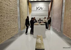 JOV toont de collectie vloerkleden Prismatic Cascade in Milaan.